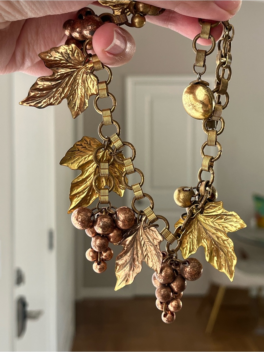 Vintage Miriam Haskell Style Grape Vine Leaf Beaded Drop Gold Bib Chain Necklace - Picture 5 of 6